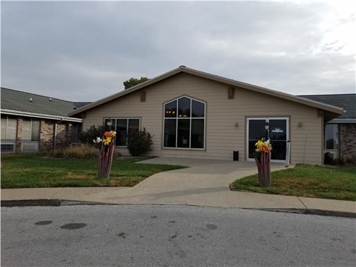 Pin Oaks Living Center