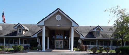 Colonial Oaks at Leawood